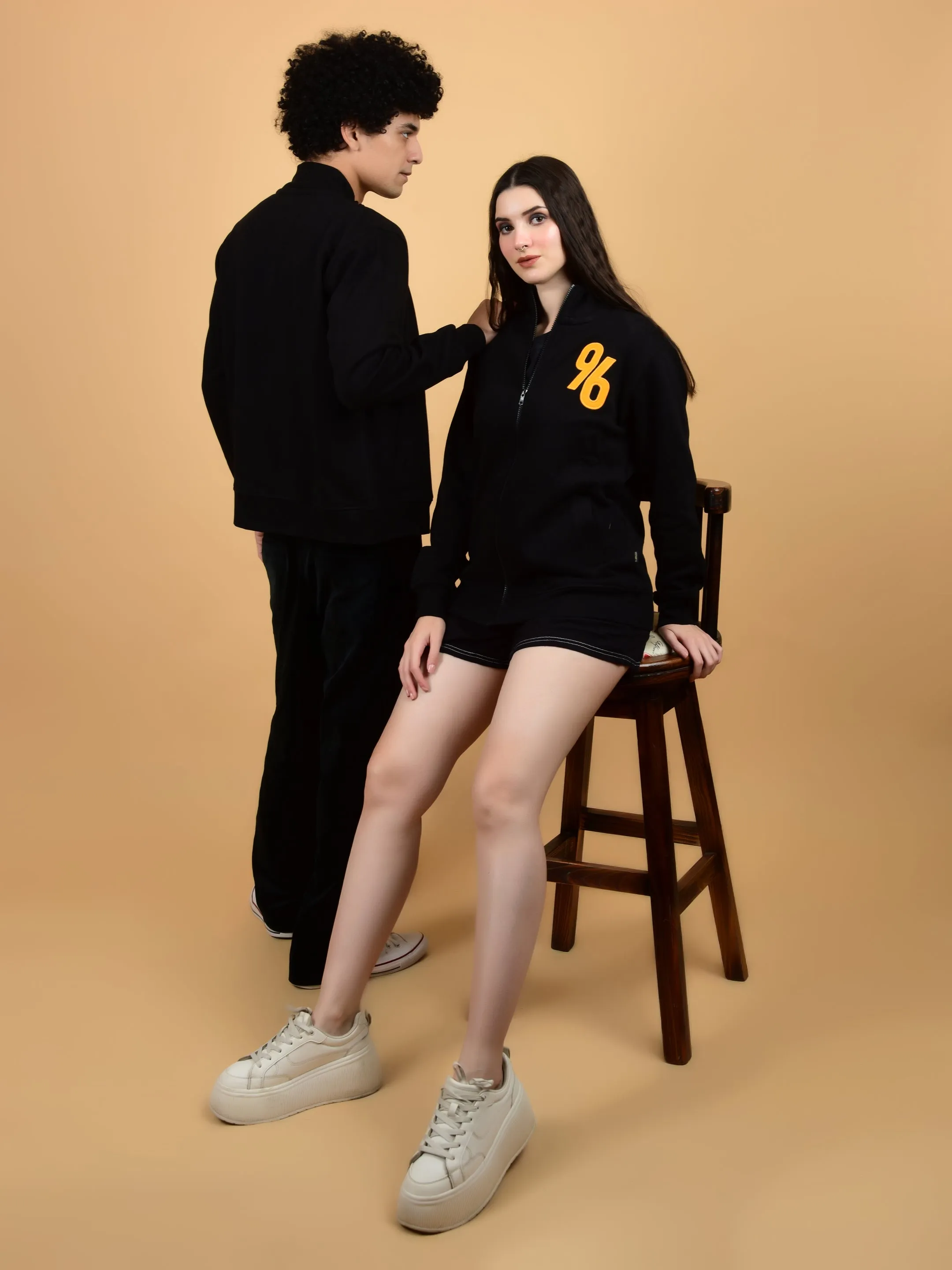 Flawless Trendy Men Black Zipped Sweatshirt