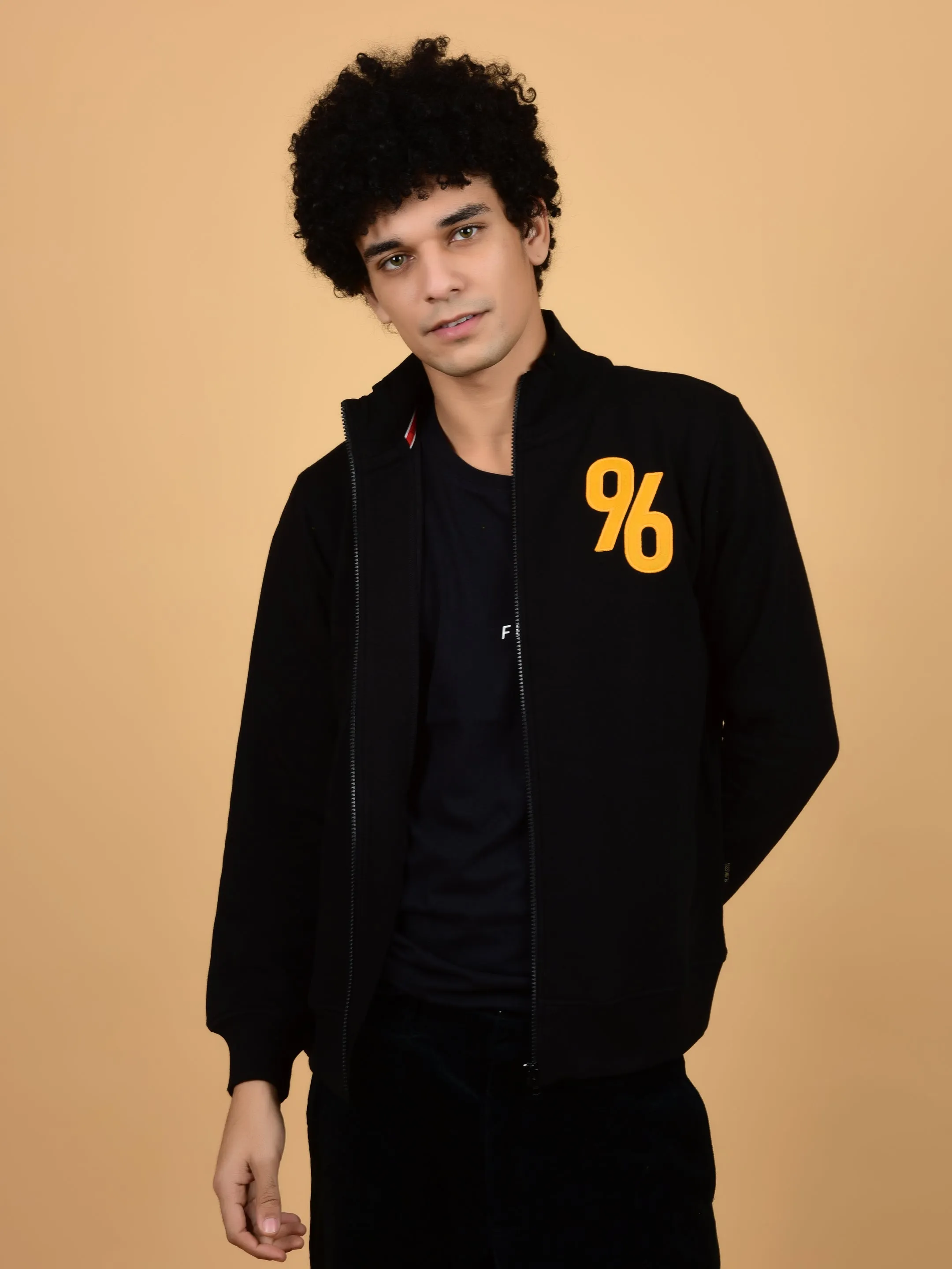 Flawless Trendy Men Black Zipped Sweatshirt